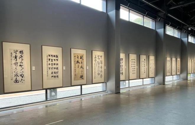 枇杷》仅展一日深港艺术同时发声开元棋牌一周观展｜宋画《山鹊(图13)