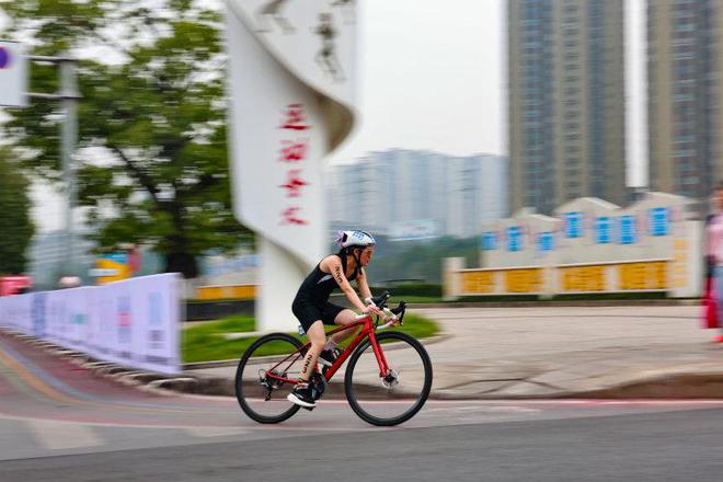身行动 打造具有辨识度的“运动健康之城”开元棋牌重庆荣昌区：推进“降减强”全民健(图3)